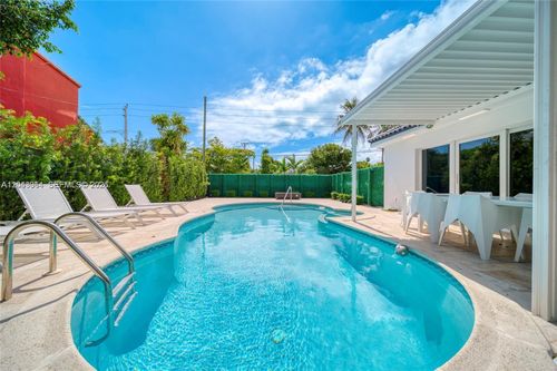 2298 Sw 16th Ave, Miami, FL, 33145-3926 | Card Image