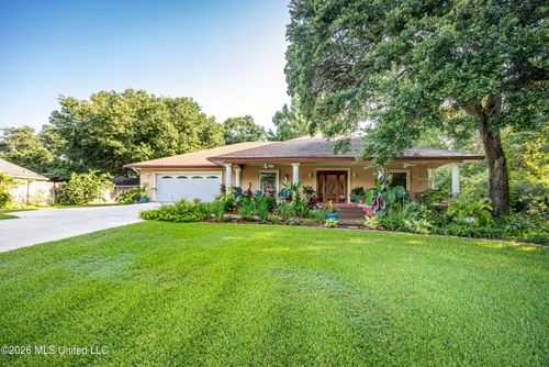 12 Gulfview Drive, Ocean Springs, MS, 39564 | Card Image