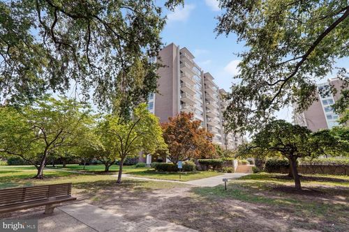 b306-1435 4th St Sw, WASHINGTON, DC, 20024-2211 | Card Image