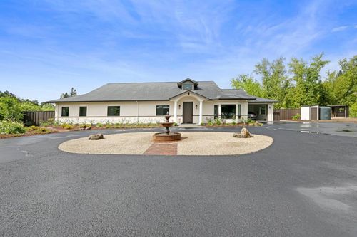 695 Quietwater, Santa Rosa, CA, 95404 | Card Image