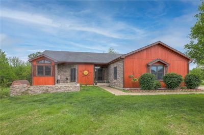 Ranch style home hidden from view deep in the property | Image 2