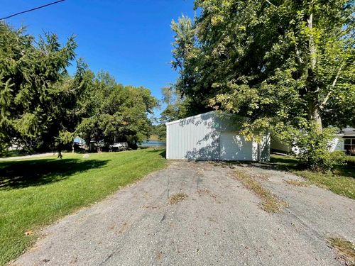 16790 Mill Pond Trl, Plymouth, IN, 46563-8167 | Card Image