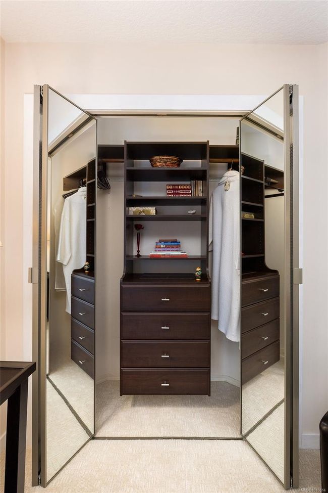 Second bedroom closet | Image 23