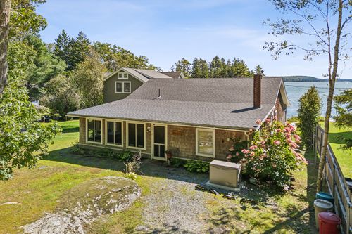 522 Birch Point Road, West Bath, ME, 04530 | Card Image