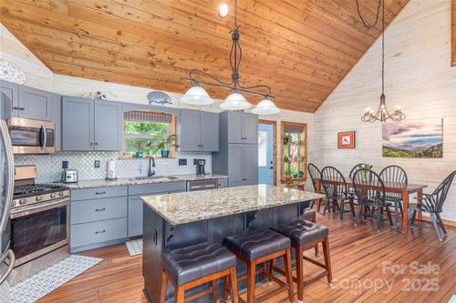 294 Gadohi Trl, Maggie Valley, NC, 28751-0406 | Card Image