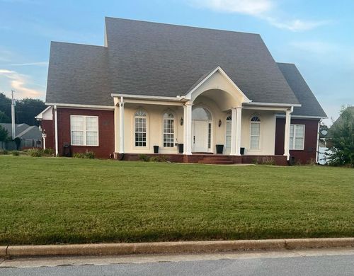 253 Mary Ellen Dr, Muscle Shoals, AL, 35661-4758 | Card Image