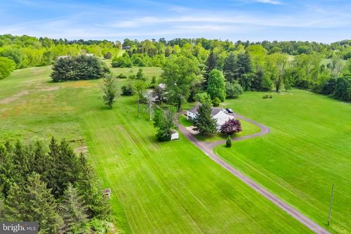 3577 Olde Bedminster Rd, OTTSVILLE, PA, 18942-1548 | Card Image