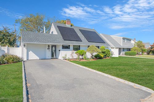 26 Sky Ln, Levittown, NY, 11756-4454 | Card Image