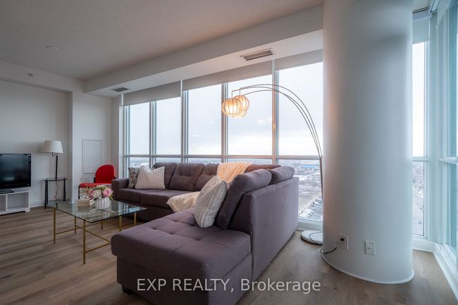 2008 - 3985 Grand Park Dr, Condo with 3 bedrooms, 2 bathrooms and 1 parking in Mississauga ON | Image 4
