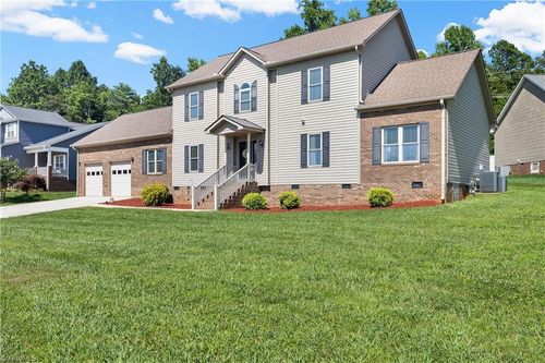 1646 Johnnys Way Rd, Asheboro, NC, 27203-2712 | Card Image