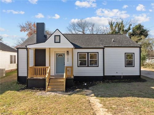 104 Howard St, Thomasville, NC, 27360-3411 | Card Image