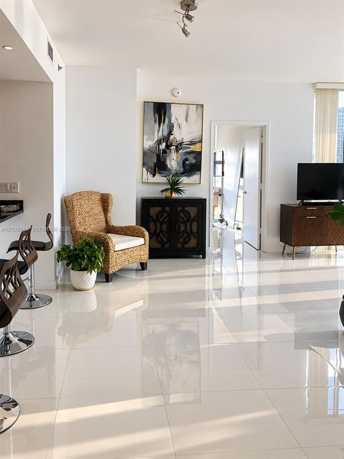 2410-951 Brickell Ave, Miami, FL, 33131-3938 | Card Image