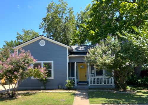 806 E 3rd St, Georgetown, TX, 78626-5137 | Card Image