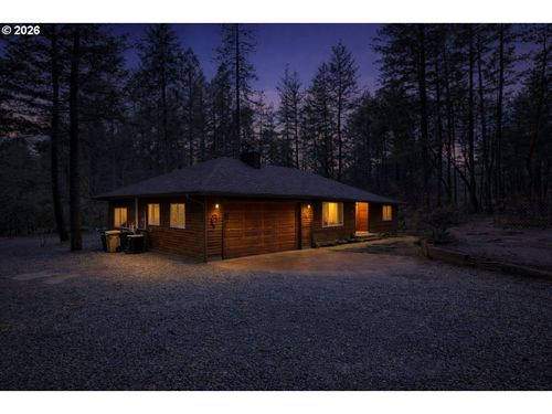 372 Thornbrook Dr, Merlin, OR, 97532-9777 | Card Image