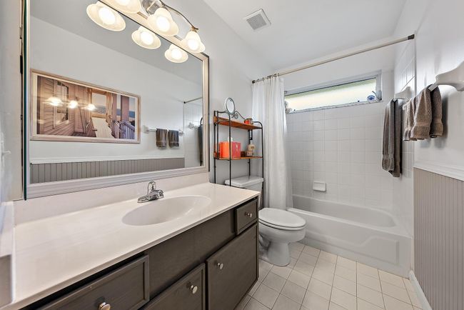 6238 Dania St, House other with 3 bedrooms, 2 bathrooms and null parking in Jupiter FL | Image 15