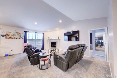 5989 Bay Hill Ct, Romulus, MI, 48174-6424 | Card Image