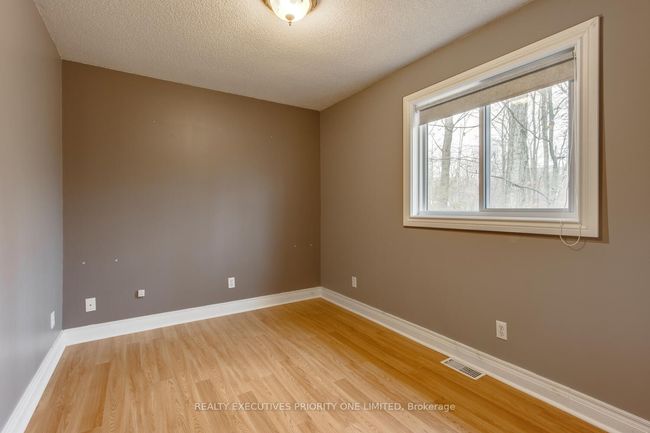 8 Musquake Crt, House other with 3 bedrooms, 1 bathrooms and 4 parking in Tiny ON | Image 16