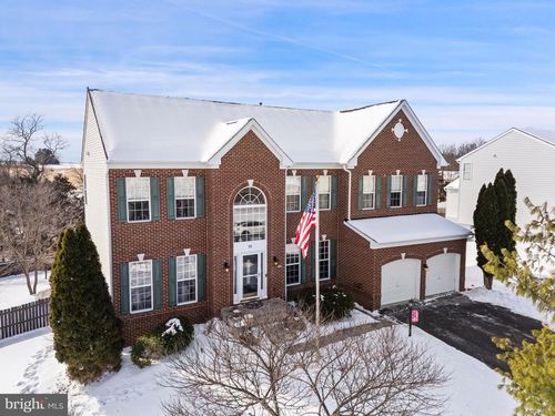 374 Rustling Leaf Pl, KEARNEYSVILLE, WV, 25430-2852 | Card Image