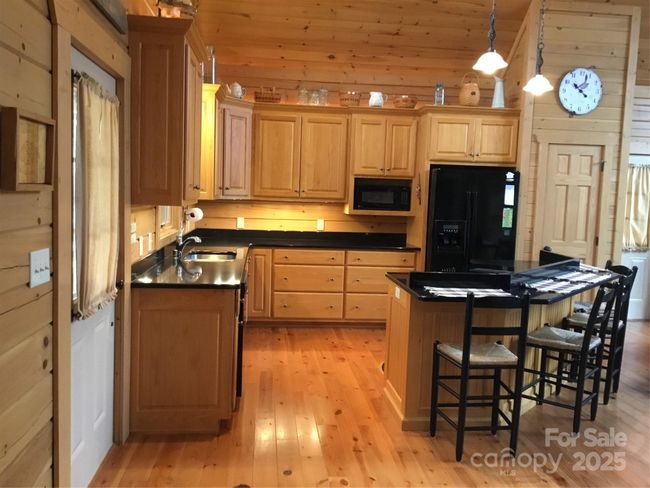Kitchen | Image 18