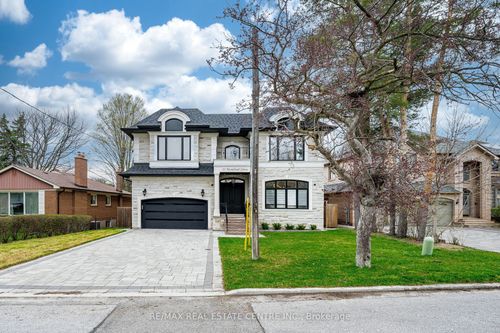 15 Montford Drive, North York, ON, M2M3H2 | Card Image