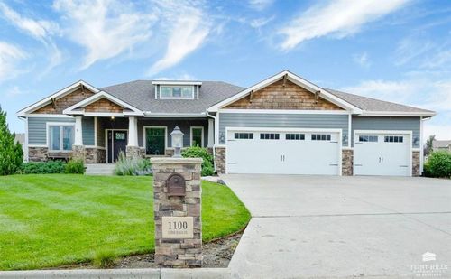 1100 Leone Ridge Dr, Manhattan, KS, 66503-4001 | Card Image