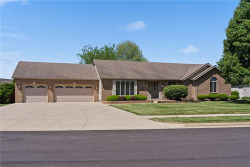 525 Burdick Dr, Washington Court House, OH, 43160-3721 | Card Image