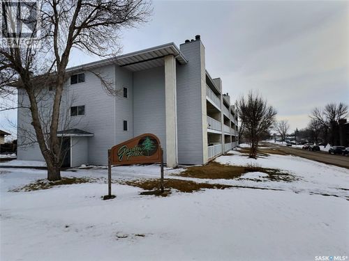 306 Perkins St, Estevan, SK, S4A2K1 | Card Image