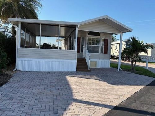 16504 Sunshine Ave, CLERMONT, FL, 34714-6352 | Card Image