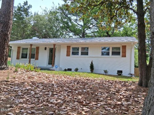 829 Greenwich St, Raleigh, NC, 27610-3638 | Card Image
