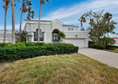 3605 Fair Oaks Place, House other with 4 bedrooms, 3 bathrooms and null parking in Longboat Key FL | Image 1