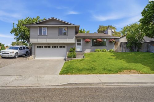 8524 W Entiat Pl, Kennewick, WA, 99336-1009 | Card Image
