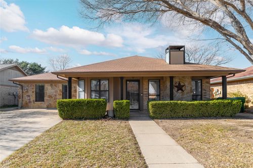 7921 Pebblebrook Dr, Watauga, TX, 76148-1520 | Card Image