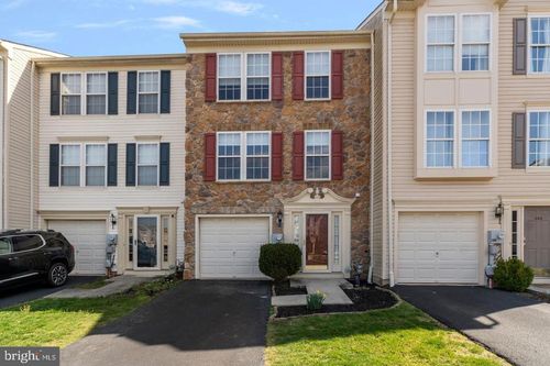 607 Village Ct, QUAKERTOWN, PA, 18951-5050 | Card Image