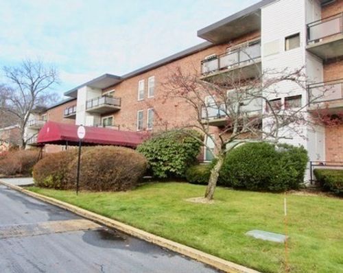 apt-22a-44 Broadlawn Park, Chestnut Hill, MA, 02467-3506 | Card Image