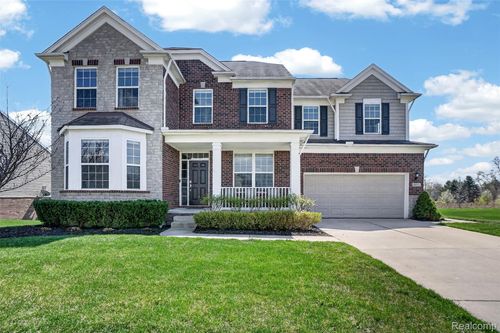 59371 Peters Barn Dr, South Lyon, MI, 48178-8359 | Card Image