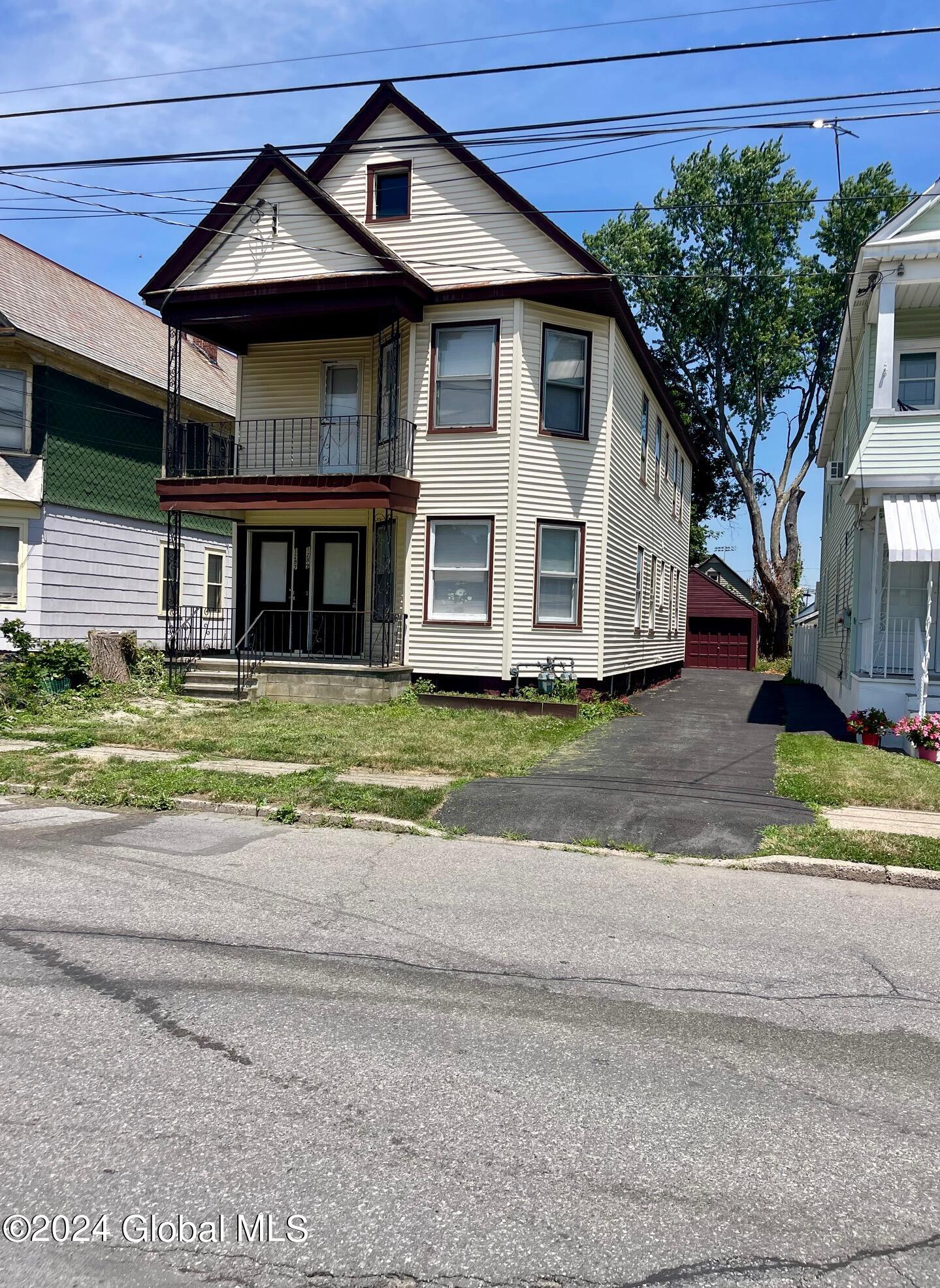 Van Cortland St, Schenectady, NY 12303