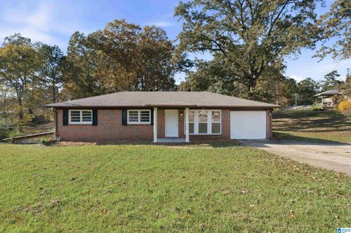 570 7th St Sw, Graysville, AL, 35073-1621 | Card Image