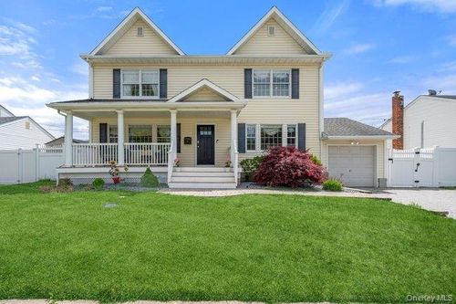 47 Syosset, Oyster Bay, NY, 11791 | Card Image
