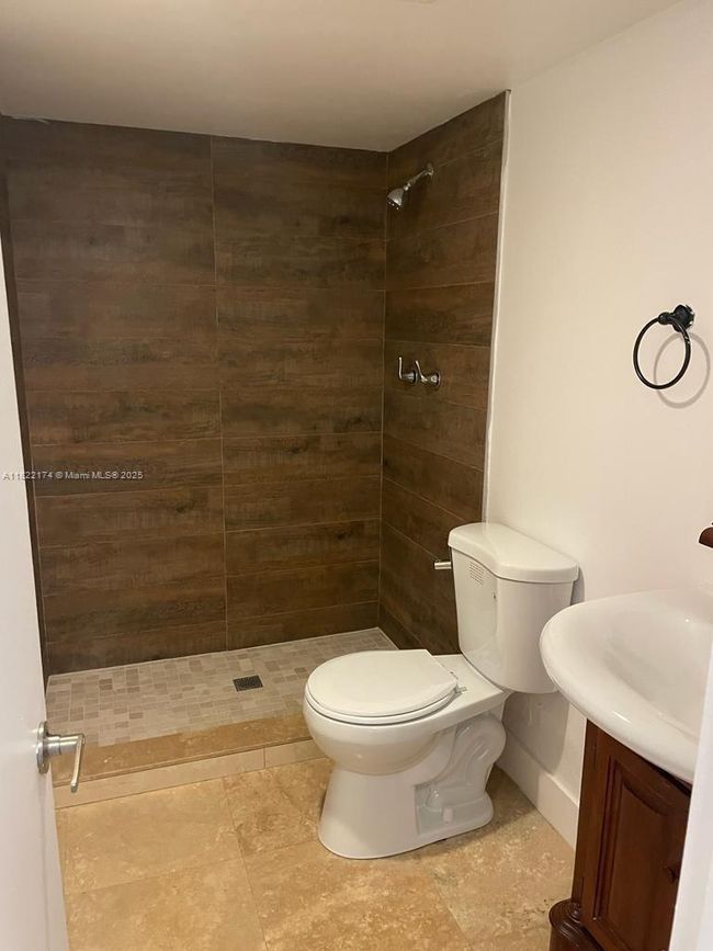 APT-133 - 608 Ne 2 Nd St, Condo with 2 bedrooms, 2 bathrooms and null parking in Dania Beach FL | Image 33
