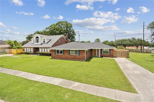 14 Derbes Dr, Gretna, LA, 70053-4942 | Card Image