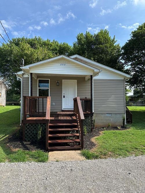 250 Mountain St, Doyle, TN, 38559-1124 | Card Image
