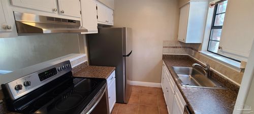 4d-7250 Hilburn Rd, Pensacola, FL, 32504-6230 | Card Image