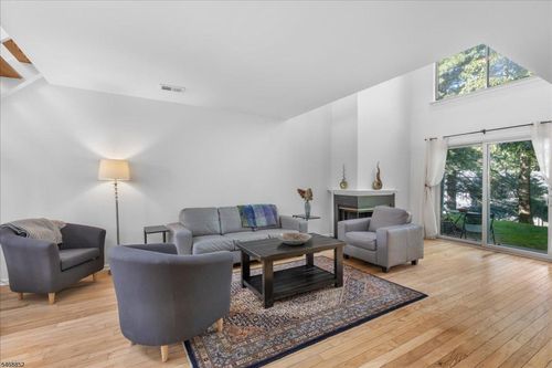 44 Watertown Ct, Princeton, NJ, 08540 | Card Image