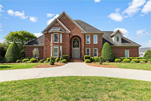 101 Kingsway Dr, Dunn, NC, 28334-5511 | Card Image