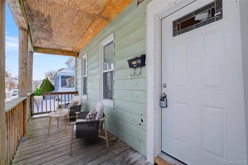 457 1st St, Newburgh, NY, 12550-4201 | Card Image