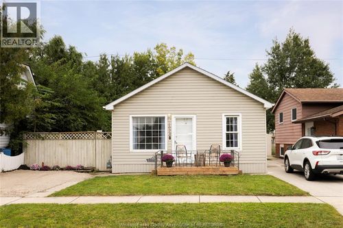 1028 Reedmere Rd, Windsor, ON, N8S2M1 | Card Image