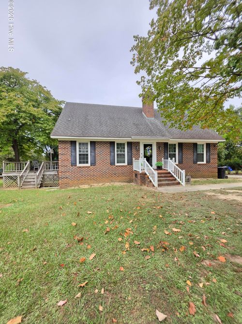 705 Peterson St, Clinton, NC, 28328-2643 | Card Image