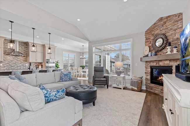 7865 E Stone Ridge Dr, Condo with 3 bedrooms, 3 bathrooms and null parking in Lannon WI | Image 4
