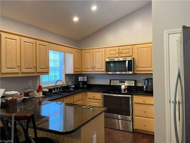 Granite counter tops | Image 6