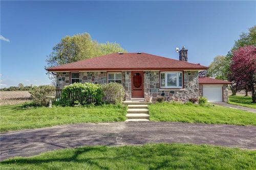 16933 Evelyn Dr, Thorndale, ON, N0M2P0 | Card Image